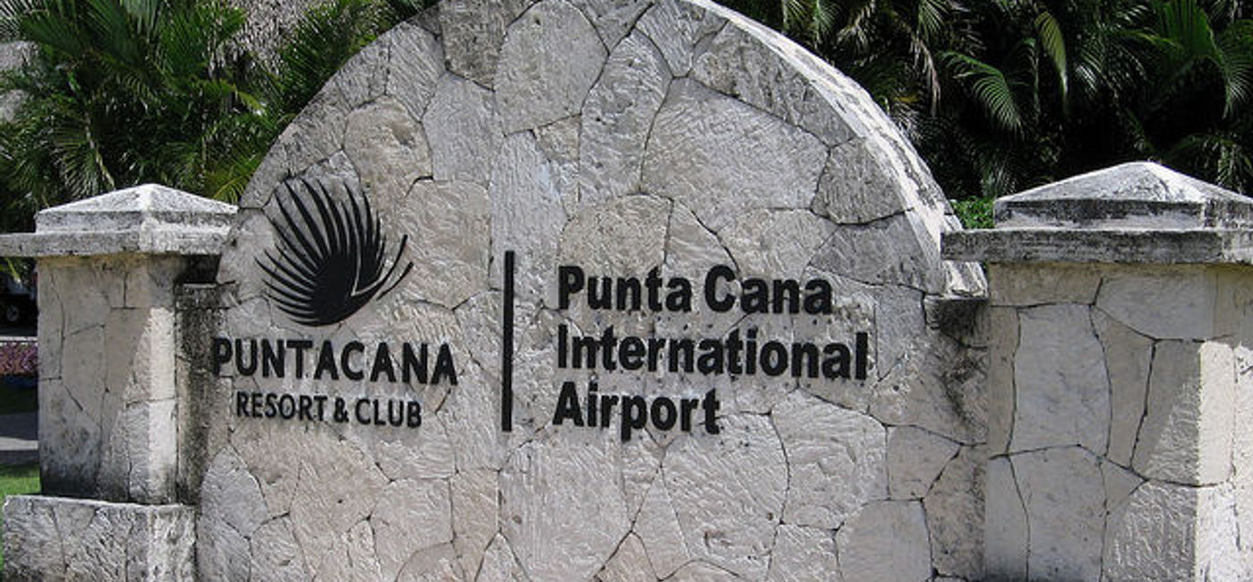 Image: PHOTO: Punta Cana International Airport's newest VIP lounge will boast an outdoor pool overlooking the runway. (photo via Flickr/TruffShuff)