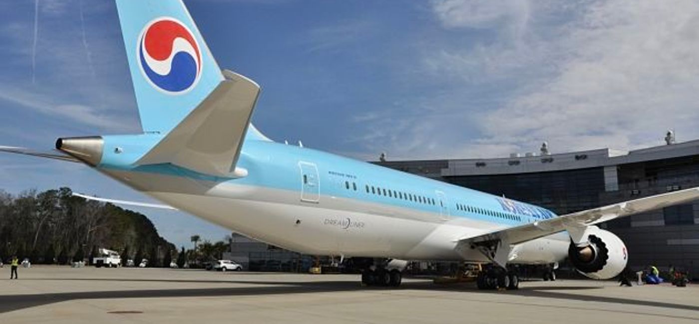 Image: PHOTO: Korean Air Boeing 787. (photo by Paul Thompson)
