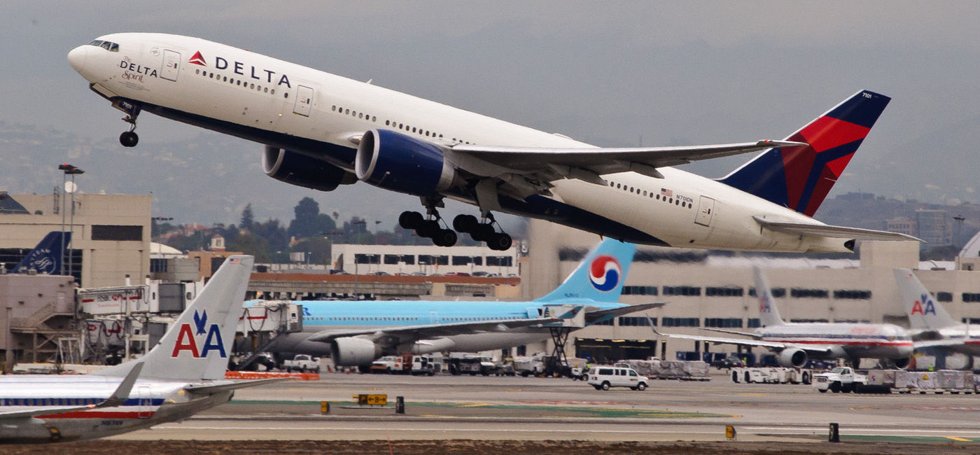 Image: PHOTO: A Delta Air Lines plane taking off. (photo via Flickr/InSapphoWeTrust)