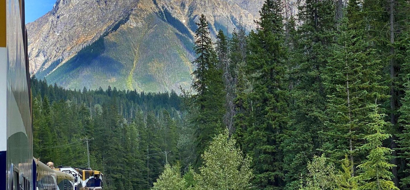 Image: Aboard the Rocky Mountaineer in British Columbia. (photo via Jim Byers/TravelPulse Canada)
