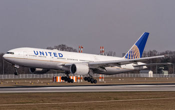 United Airlines Boeing 777-222(ER)