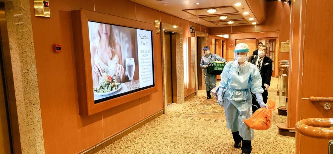 Image: Onboard the quarantined Diamond Princess cruise ship (photo courtesy @daxa_tw on Twitter) (@daxa_tw / Twitter)