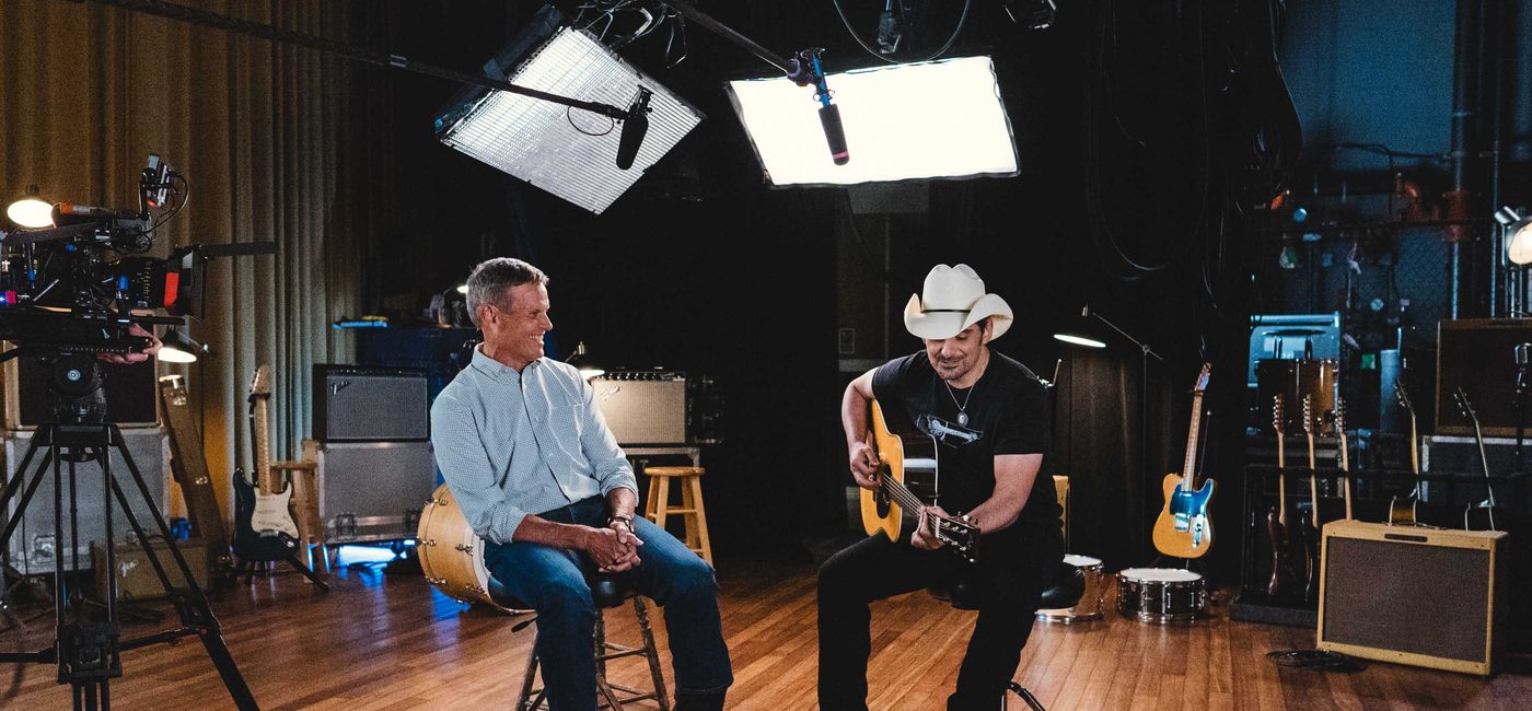 Image: Tennessee Governor Bill Lee and country music superstar Braid Paisley announce the 'Tennessee On Me' tourism campaign. (photo via Tennessee Department of Tourist Development)