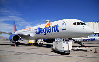 Passengers Reportedly Cheer as Child Suffering Allergic Reaction Kicked Off Flight