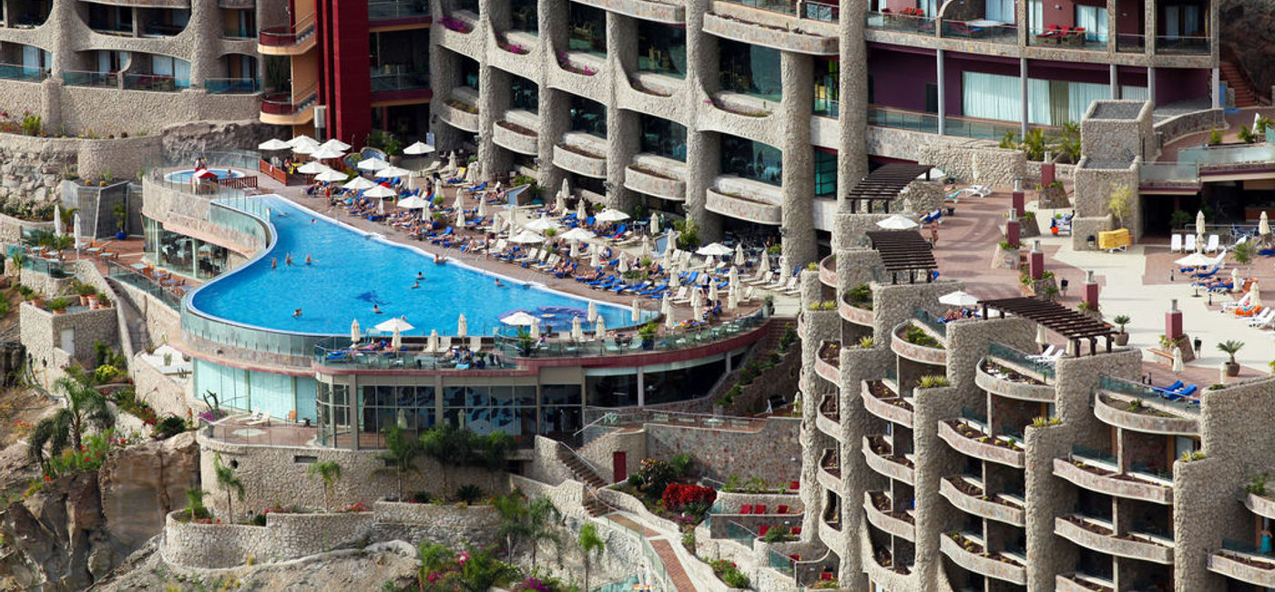Image: PHOTO: The Gloria Palace in Gran Canaria. (photo via Flickr/Hakan Dahlstrom)