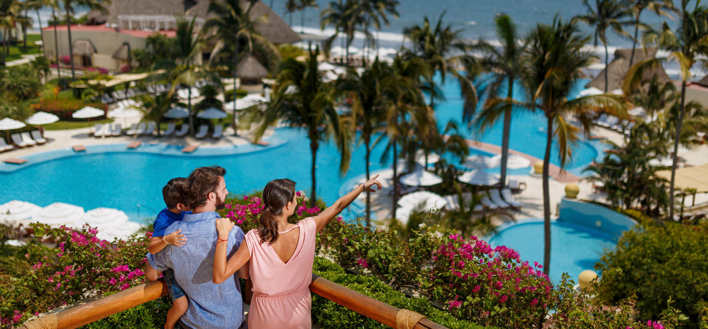 Image: PHOTO: Pool views. (photo via Velas Resorts)