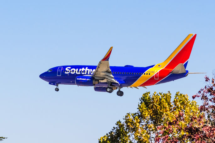 Flugzeuge der Southwest Airlines im Anflug auf den internationalen Flughafen San Jose