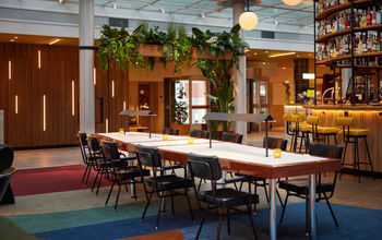 Motto by Hilton Rotterdam Blaak lobby.
