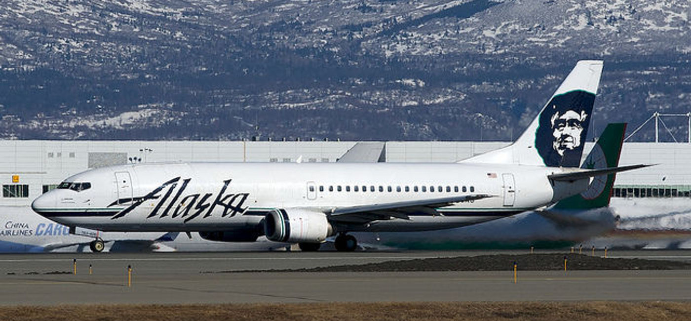 Image: PHOTO: The last of Alaska Airlines' special Boeing 737-400 combi planes will retire on October 18. (photo via Flickr/BriYYZ)