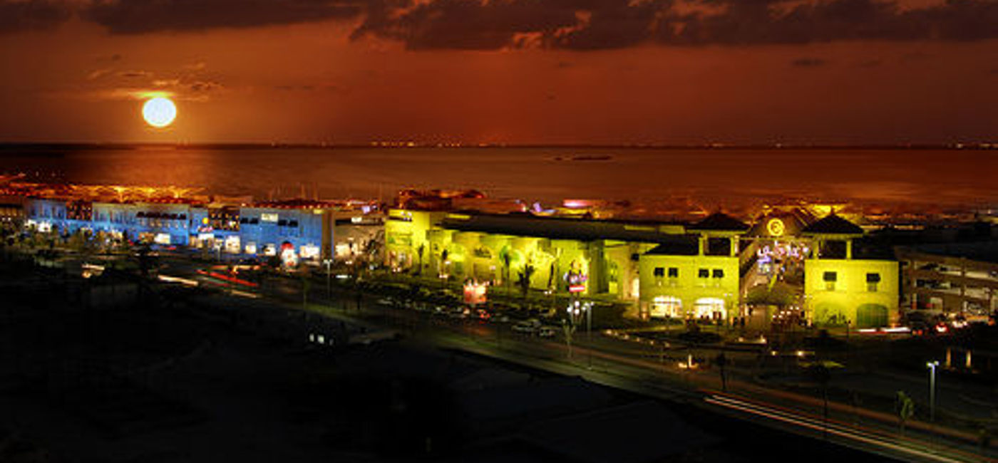 Image: PHOTO: La Isla Shopping Village, Cancun. (Courtesy Flickr/dMap Travel Guide) 