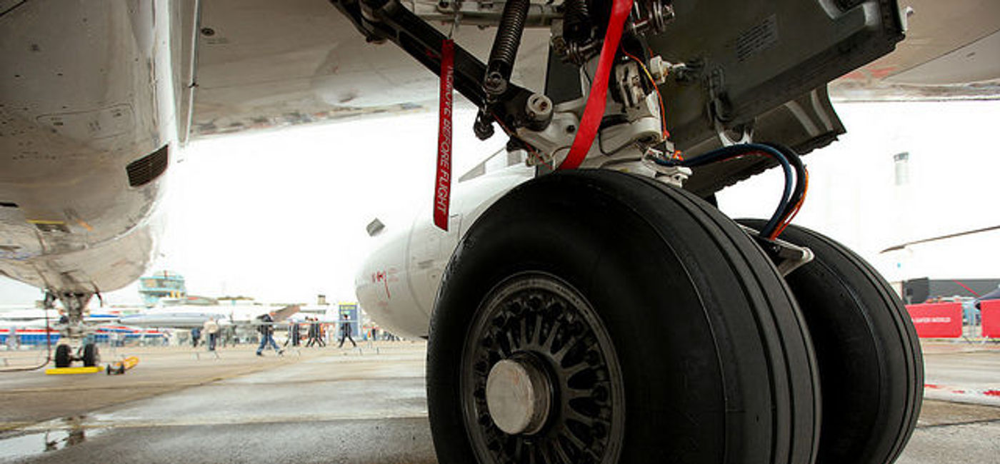 Image: PHOTO: Airplane landing gear. (photo via Flickr/SuperJet International)