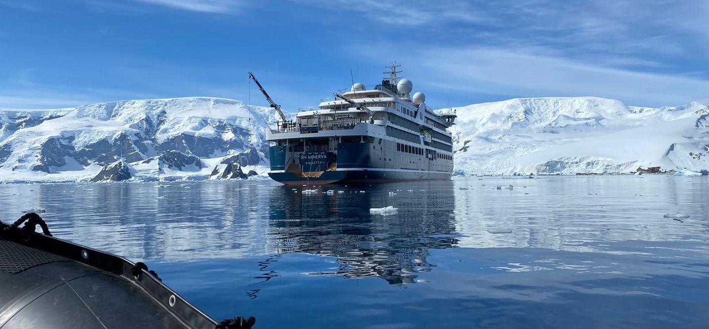 Image: The SH Minerva in Charlotte Bay to rescue the team from Portal Point, Antarctica. (Photo courtesy of Antarctic Quest 21 website) (Antarctic Quest 21)