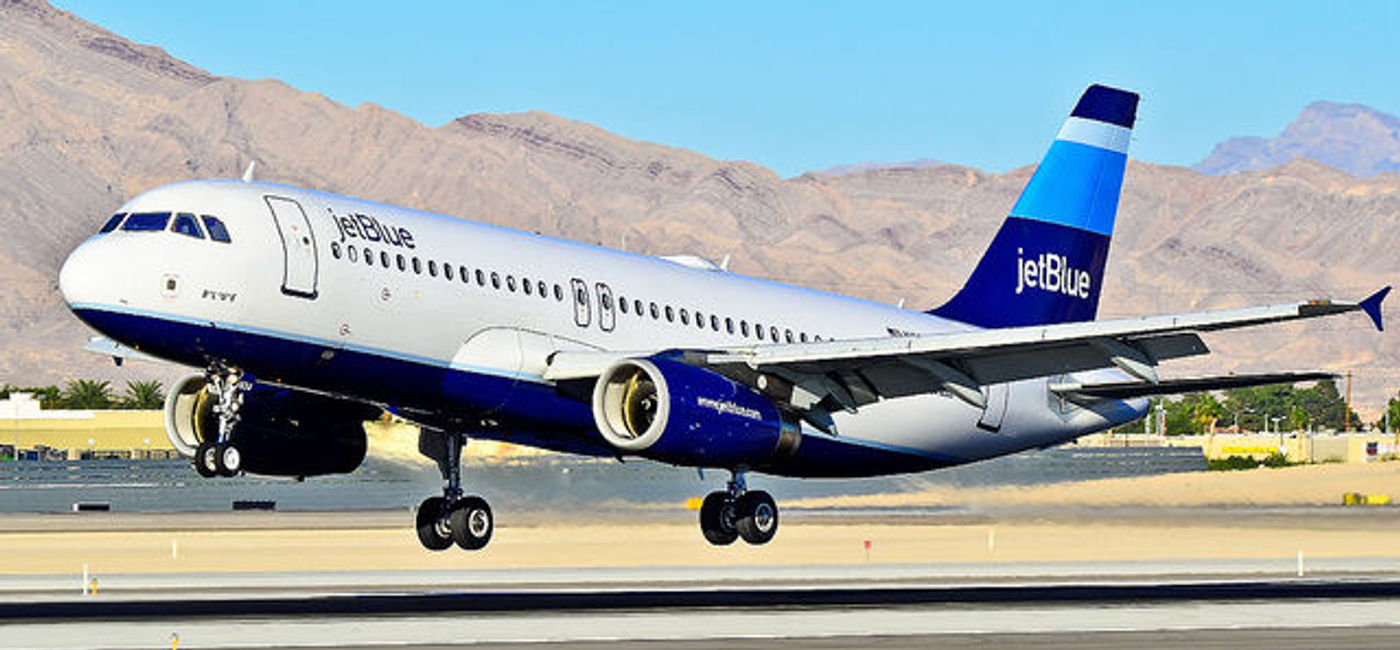Image: PHOTO: A JetBlue flight had to divert after smoke was noticed midflight. (photo via Flickr/Tomas Del Coro)
