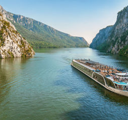 AmaMagna sails the Danube