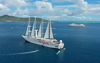 Windstar ships in Tahiti