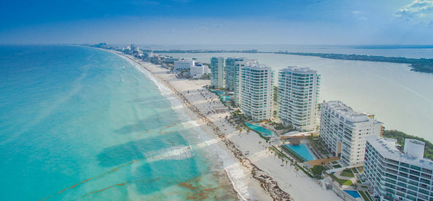 Image: PHOTO: An expansive view of Cancun. (Photo via Flickr/dronepicr)