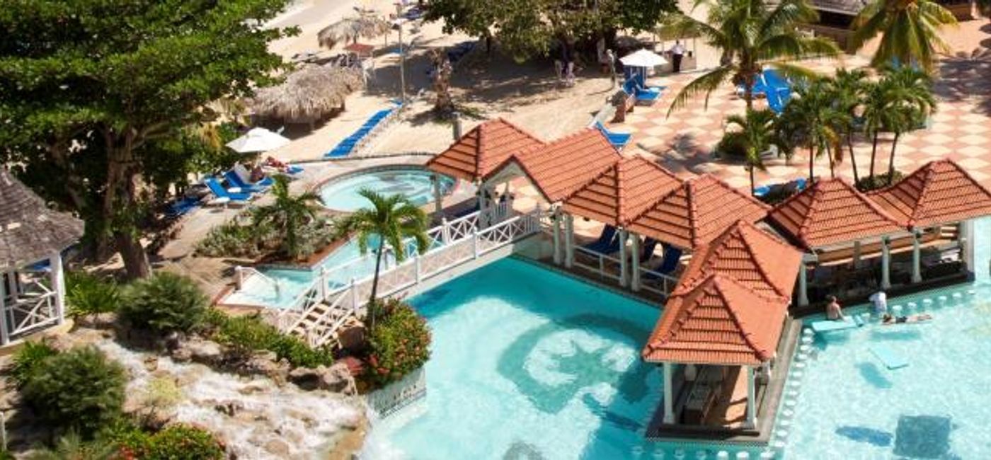 Image: PHOTO: Couples will enjoy Jewel Resorts Dunn's River. (photo courtesy of Jewel Resorts)