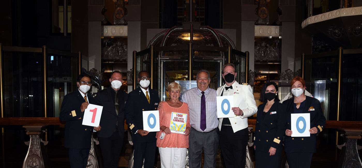 Image: Nancy and Robert Houchens Celebrate 1000 Days with Carnival (Carnival Cruise Line)