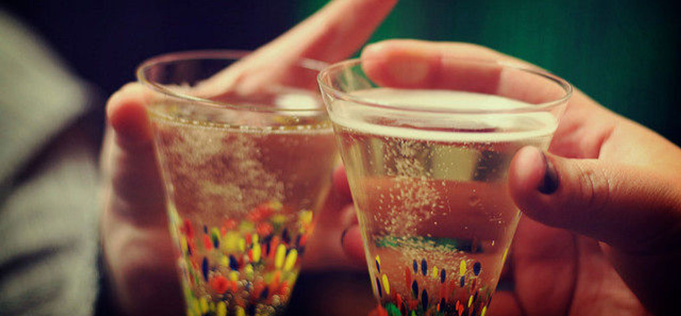 Image: PHOTO: Toasting with champagne. (photo via Flickr/Ginny)