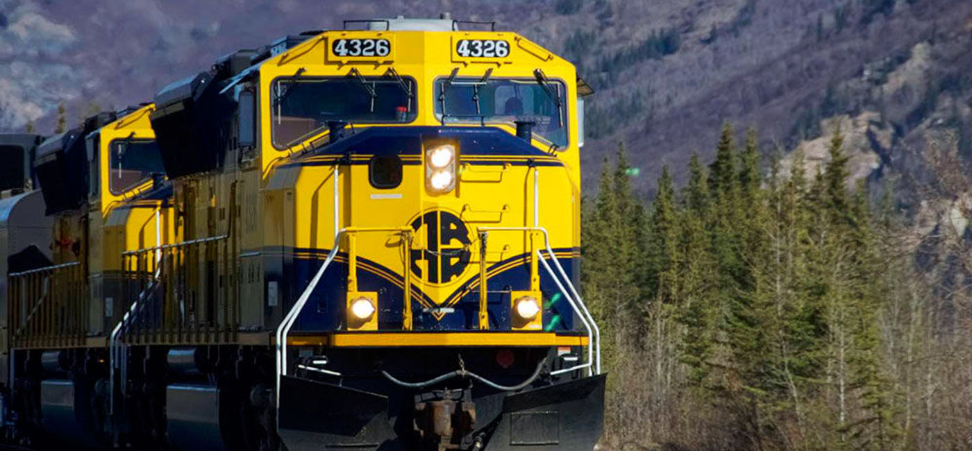 Image: PHOTO: Alaska Railroad locomotive pulls Princess Cruises guests. (photo by Jason Leppert)