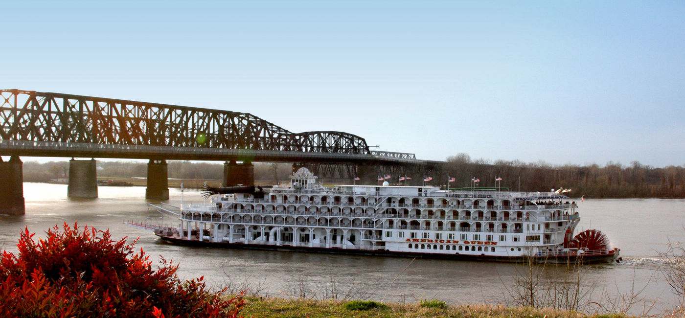 Image: The American Queen river cruise ship (Photo Credit: Hornblower Group)