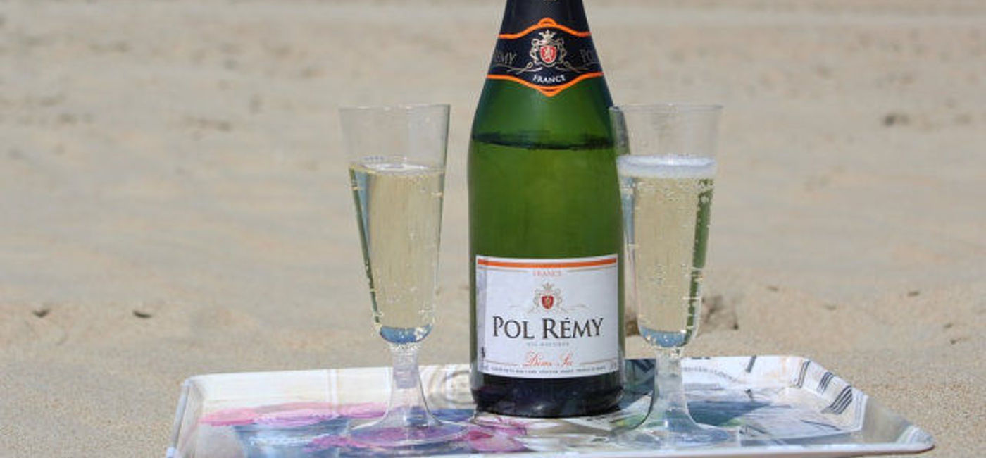 Image: PHOTO: Champagne on the beach.  (photo via Pixabay/Alex Sky)