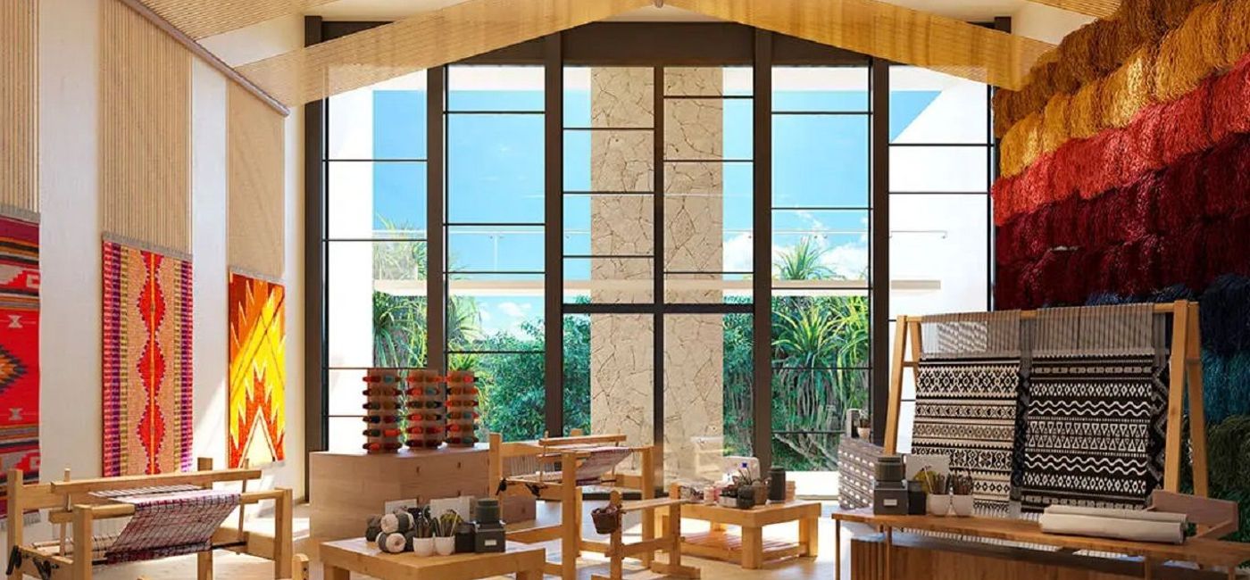 Image: Weaving workshop at Hotel Xcaret Arte. (photo via Hotel Xcaret Arte)