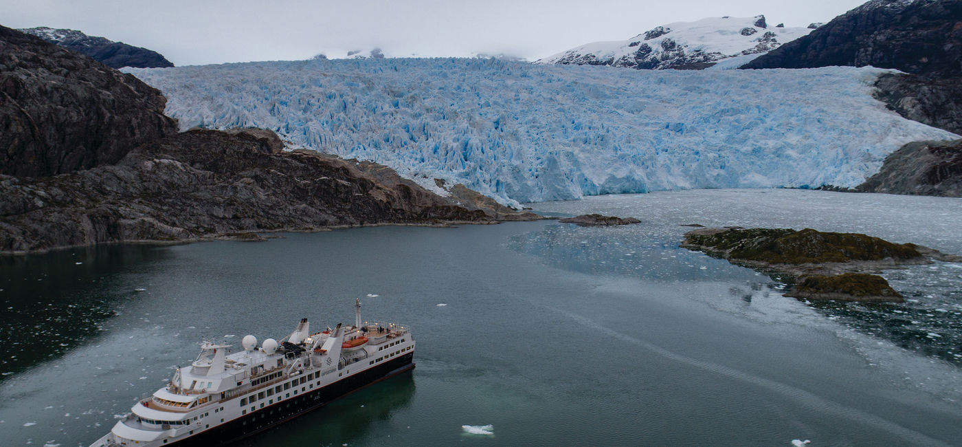 Image: The Silver Explorer in the Chilean Fjords (photo via Silversea Creative Assets) (Silversea)
