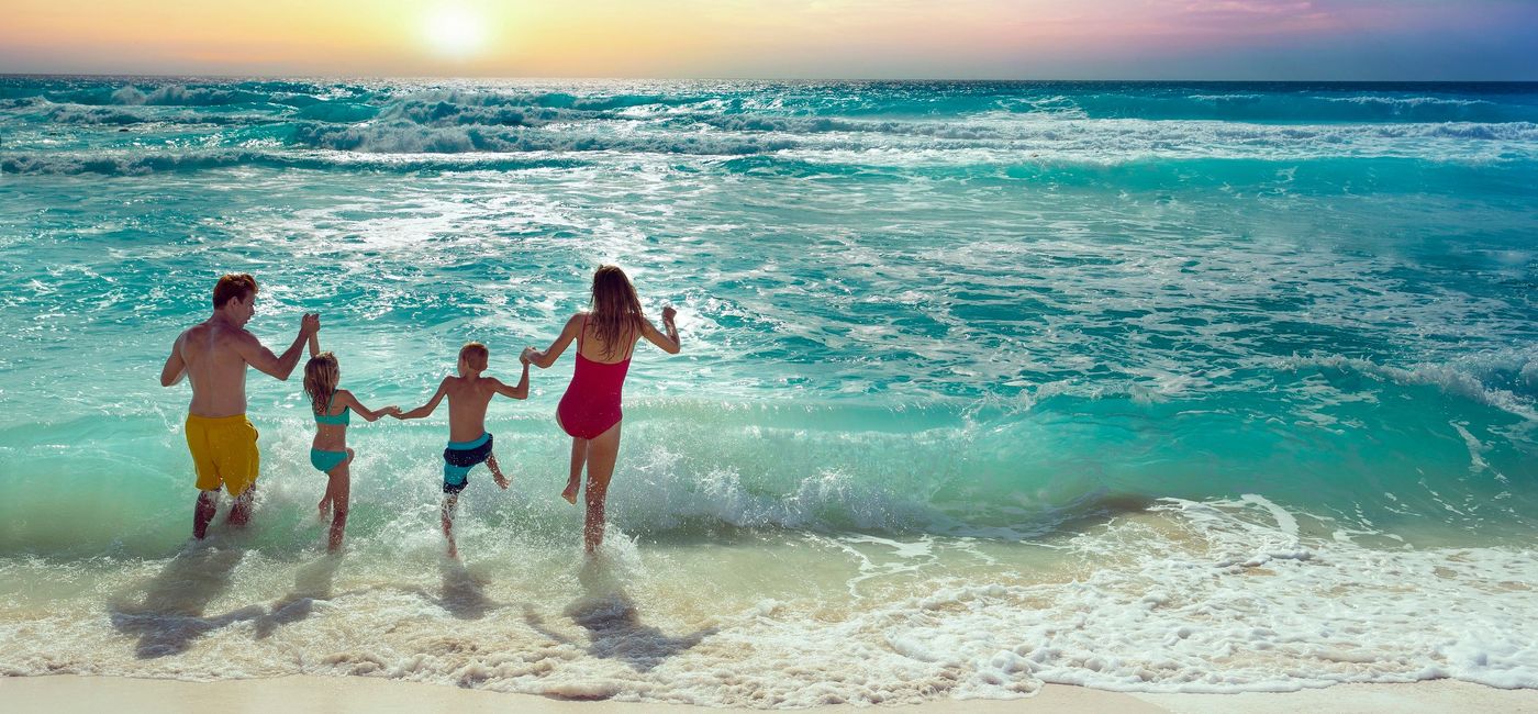 Image: Une famille à la plage. (PHOTO: courtoisie de Palace Resorts)