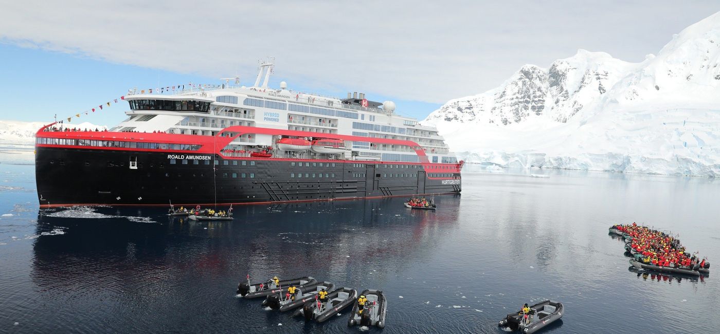 Image: PHOTO: Hurtigruten's MS Roald Amundsen in Antarctica. (photo via Hurtigruten)