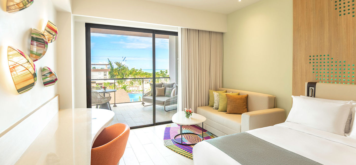 Image: PHOTO: Hyatt Ziva Cap Cana Junior Suite (photo via Playa Hotels & Resorts)