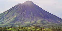 The Arenal Volcano is one of the great natural treasures of Costa Rica. Its protected areas offer multiple activities to visitors. (Photo via Costa Rica Tourism Board).