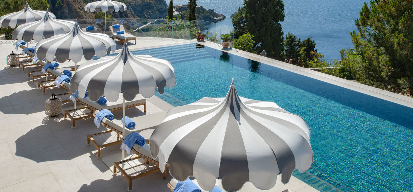 Image: Infinity Pool at San Domenico Palace, Taormina, A Four Seasons Resort in Sicily, Italy. (photo courtesy of Four Seasons, credit: Peter Vitale) (Photo Credit: Four Seasons)