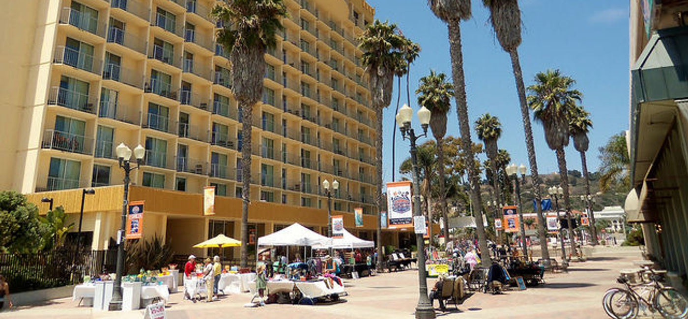 Image: PHOTO: The Crowne Plaza in Ventura Beach, Calif. (photo via Flickr/Clotee Pridgen Allochuku) 