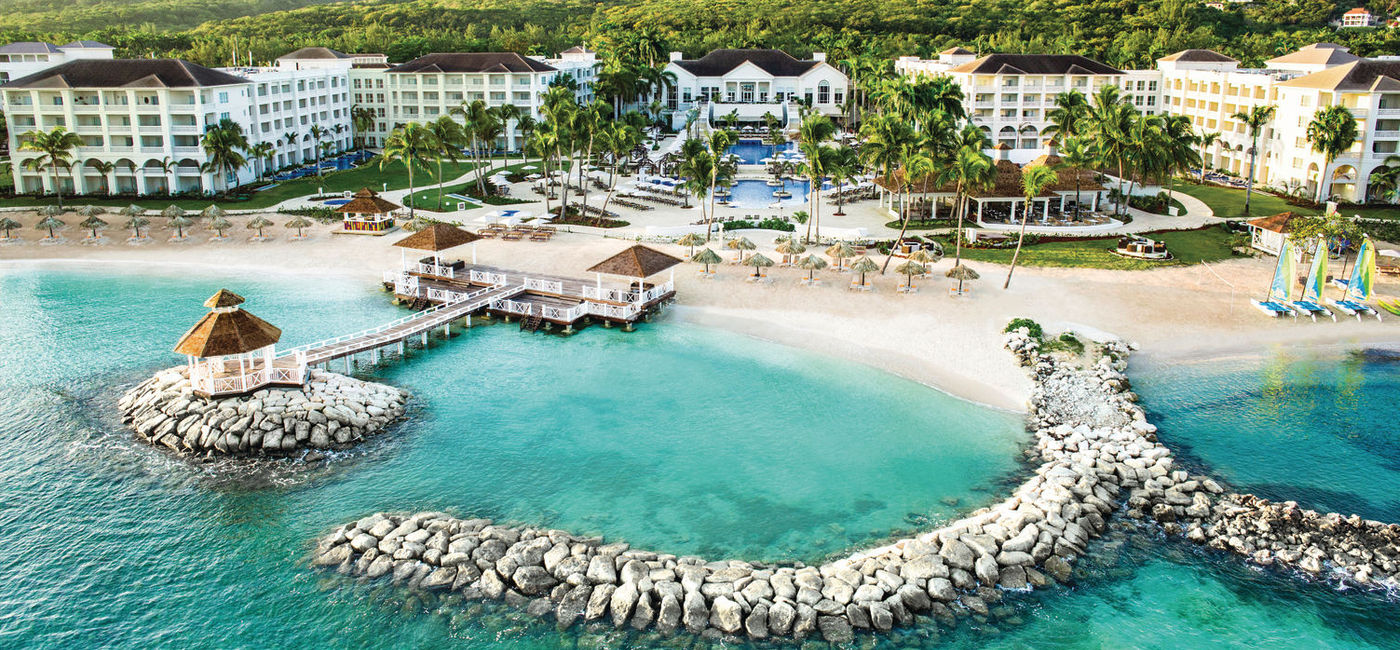 Image: PHOTO: Hyatt Ziva & Zilara Rose Hall (Photo via Playa Hotels & Resorts)