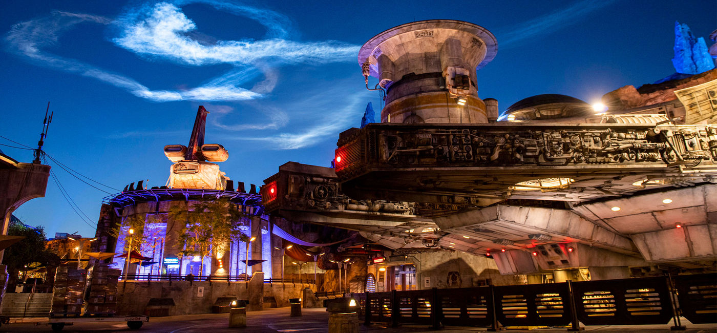 Image: A vapor trail from SpaceX’s Falcon 9 rocket hangs in the air as seen from Star Wars: Galaxy’s Edge at Disney’s Hollywood Studios at Walt Disney World Resort. (Photo via Walt Disney World)