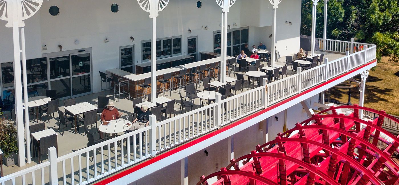 Image: The River Club & Terrace on American Duchess. (photo via American Queen Steamboat Company)