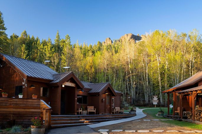 Desolation Hotel Hope Valley, Hope Valley, California, lodges, forests, cabins