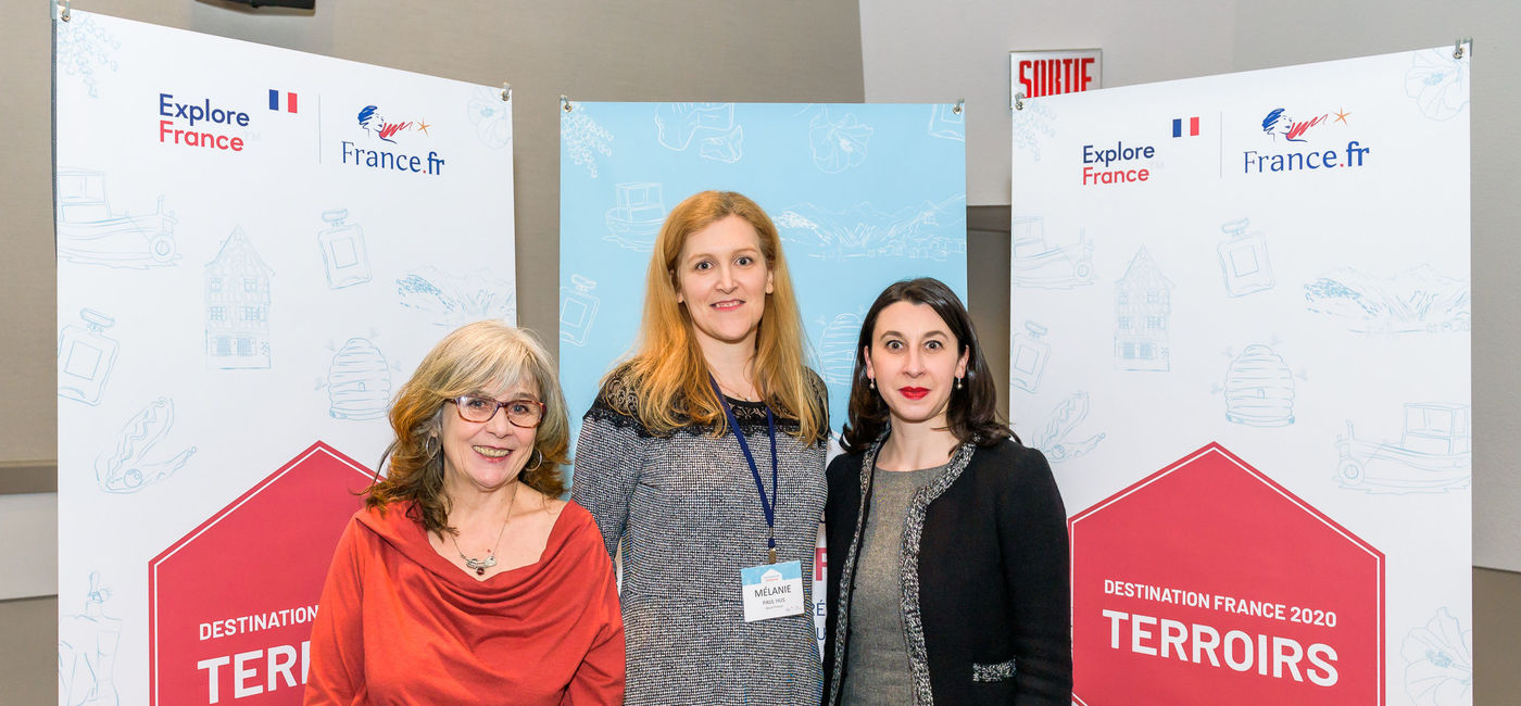 Image: Marie-Andrée Boucher et Mélanie Paul-Hus d'Atout France Canada en compagnie de Sophie Lagoutte, consule générale de France à Montréal (PHOTO: courtoisie d'Atout France Canada)