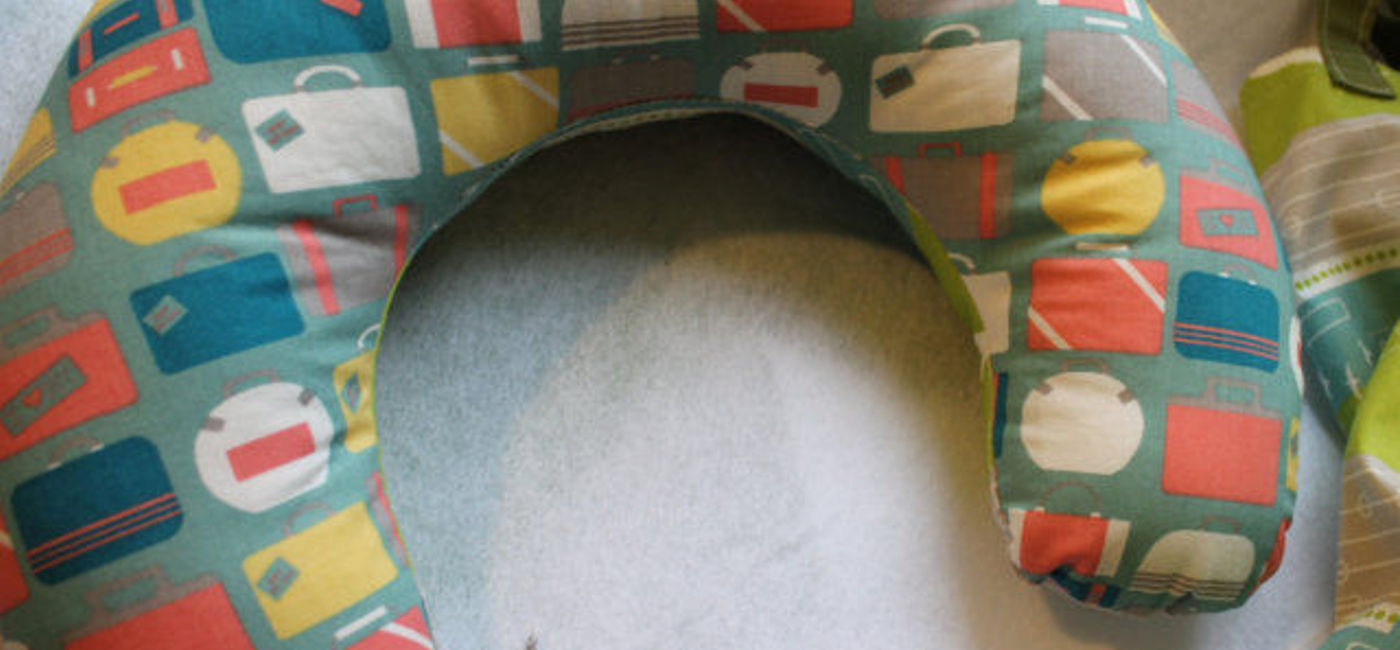 Image: PHOTO: Not all travel pillows are created equal. (photo via Flickr/Dana)