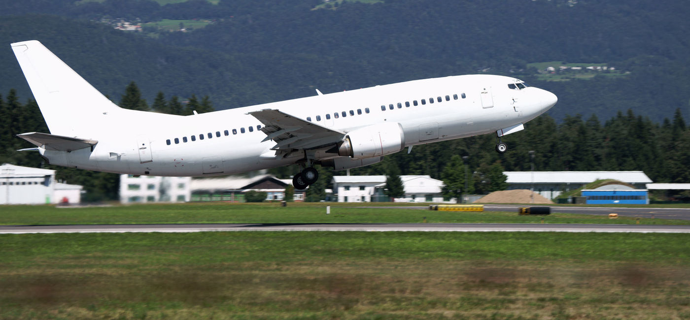 Image: An unmarked Boeing 737 Classic. (photo via ermingut / iStock / Getty Images Plus)