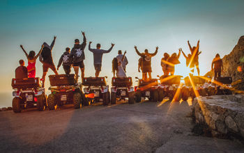 Social Travel with Contiki