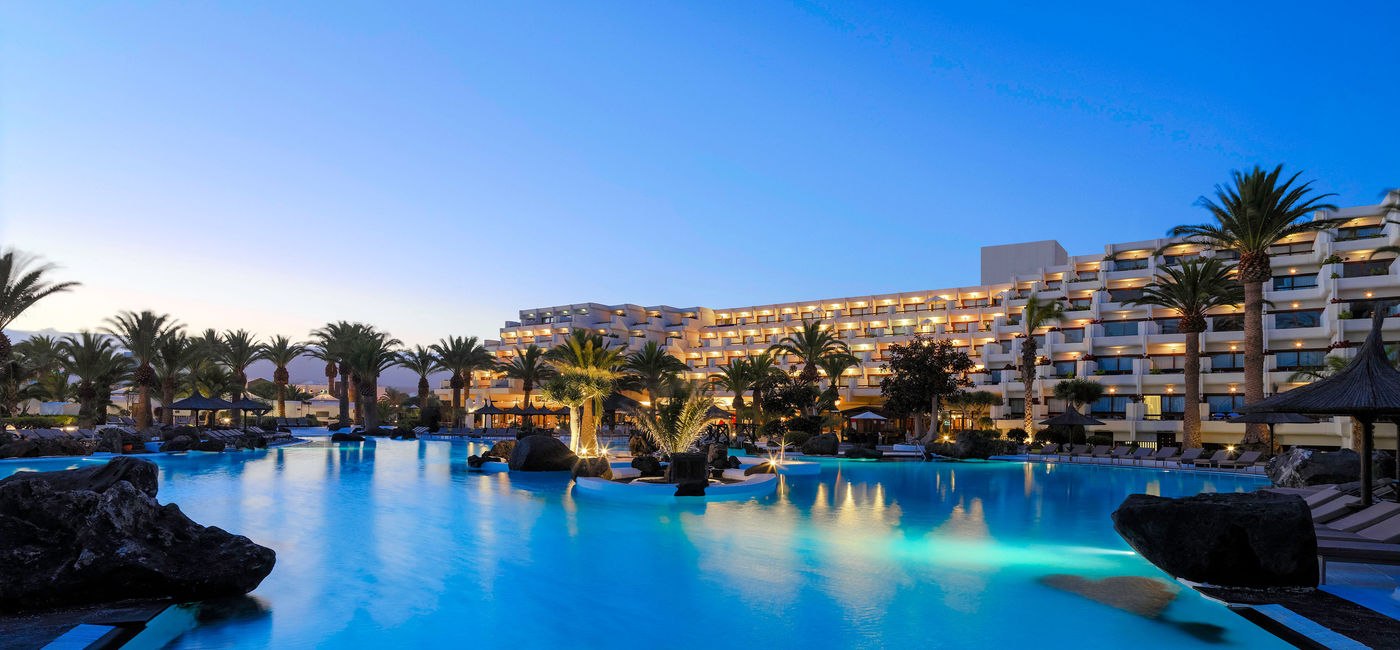 Image: Paradisus Salinas Lanzarote pool at night.  (Photo Credit: Paradisus by Melia)