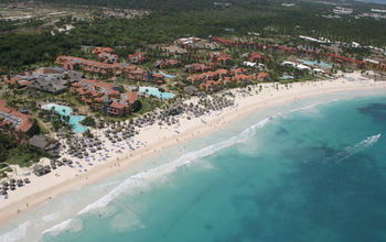 Princess Hotels & Resorts, Tropical Deluxe Princess resort