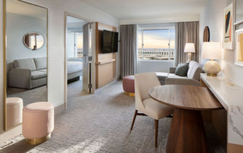 Hilton Santa Monica Hotel & Suites.