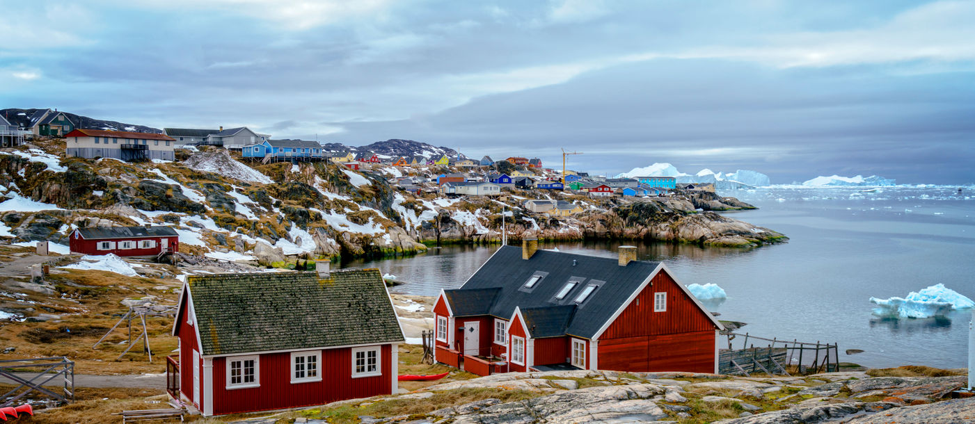 Traditional house in Greenland (Explora_2005 / iStock / Getty Images Plus)