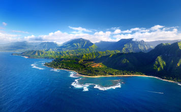 Beautiful aerial view of spectacular Na Pali coast, Kauai, Hawaii (maximkabb / iStock / Getty Images Plus)