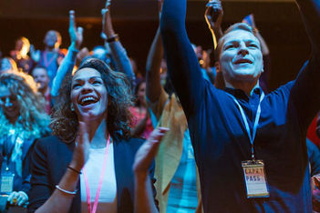 enthusiastic-meeting-audience-fun