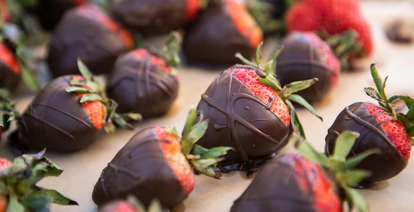 chocolate-strawberries-loews-ventana-canyon