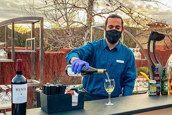 hilton-sedona-globe-banquet-bar